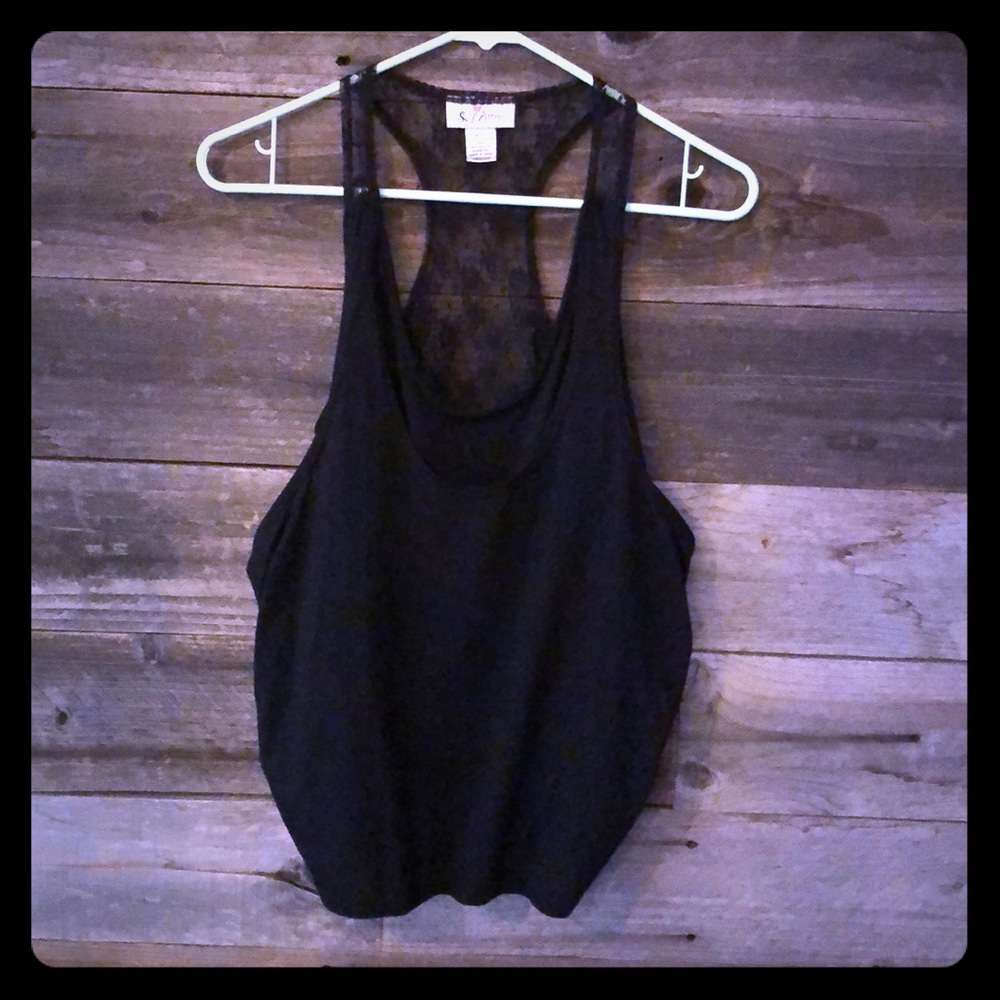 Such a cute black top